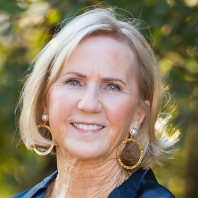 Dee Hall