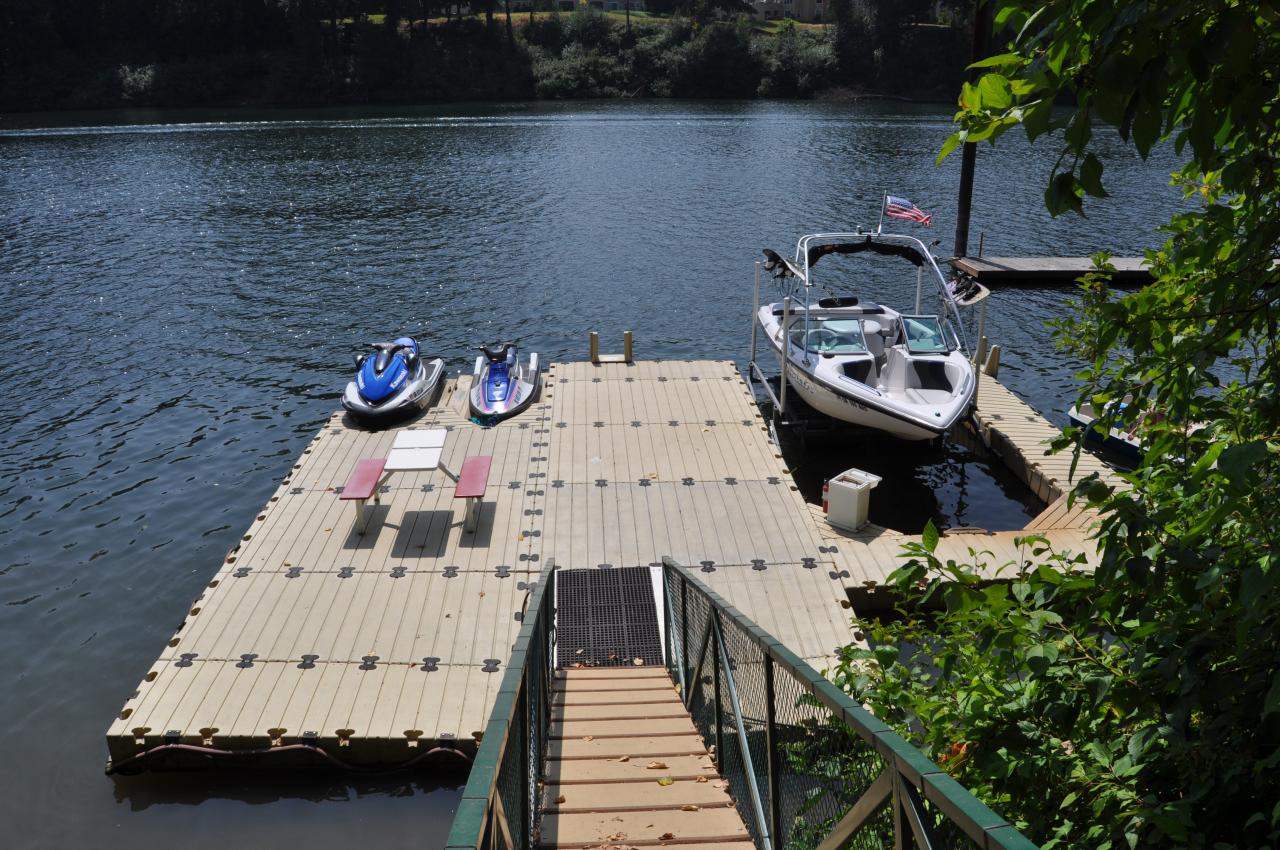 Ramp & Boat Dock<br/>