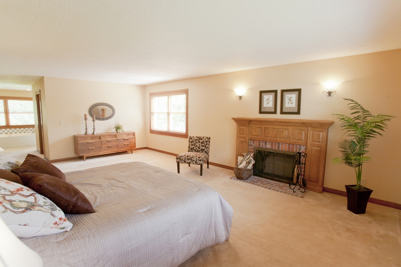 Master Suite w/ Fireplace<br/>