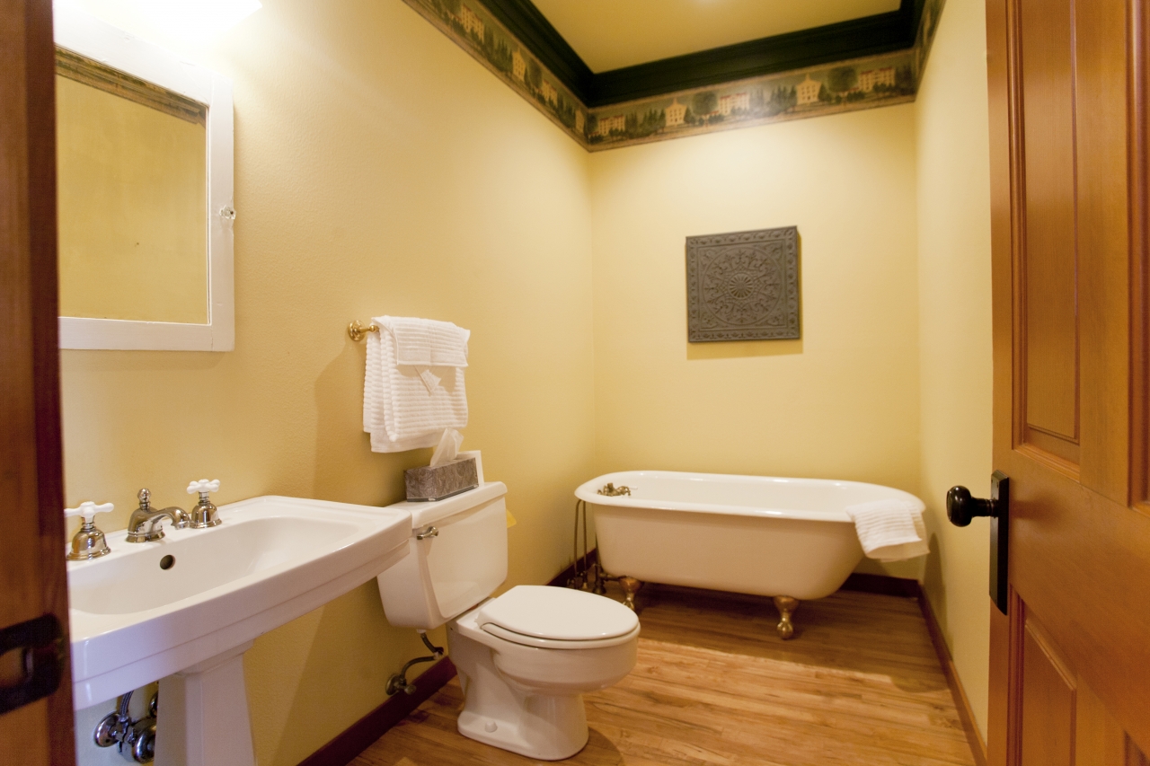 Full Bathroom On Main Level<br/>