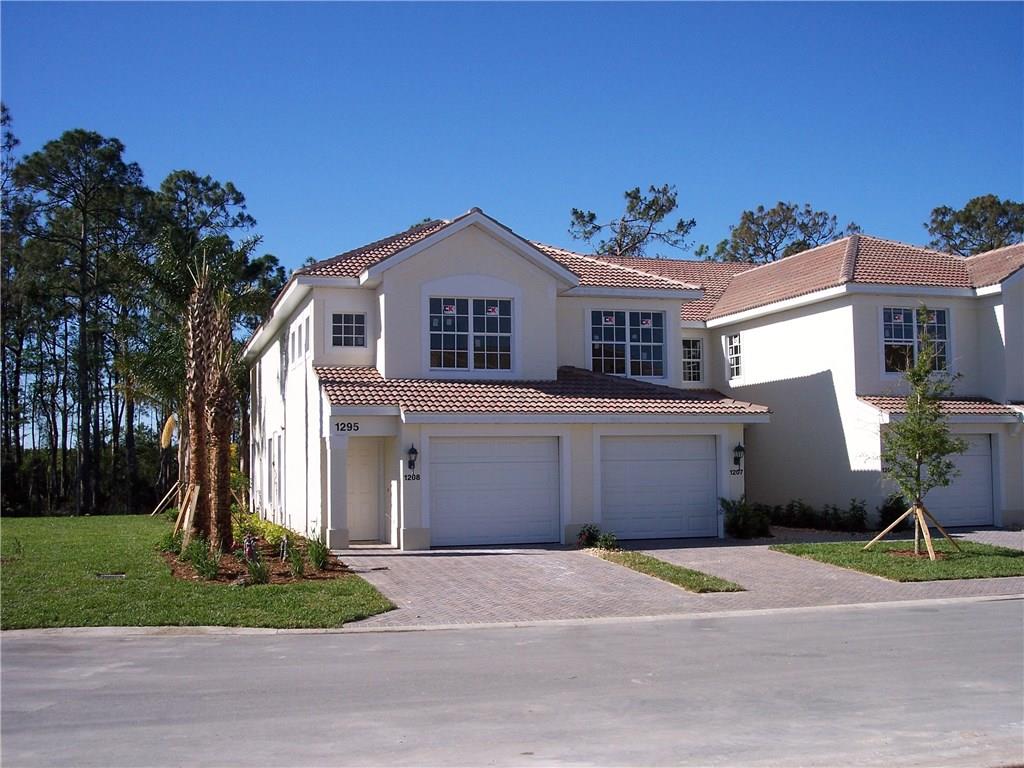 2  Den with a Garage