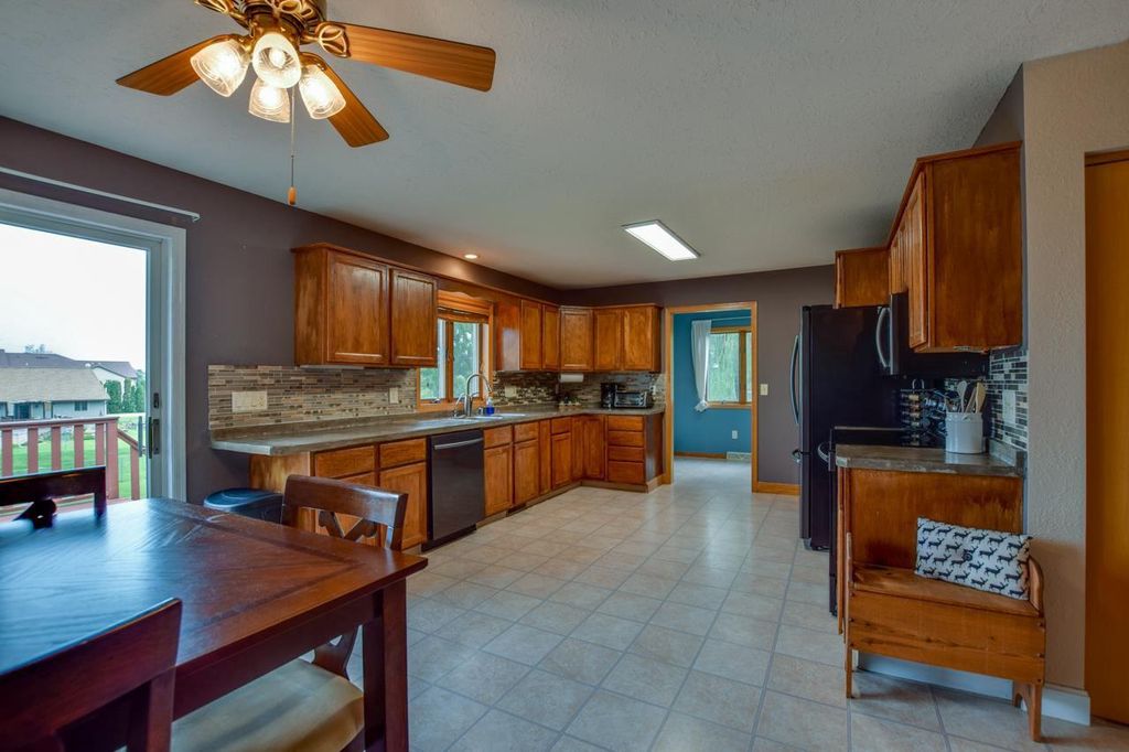 Large Kitchen with Dining Area