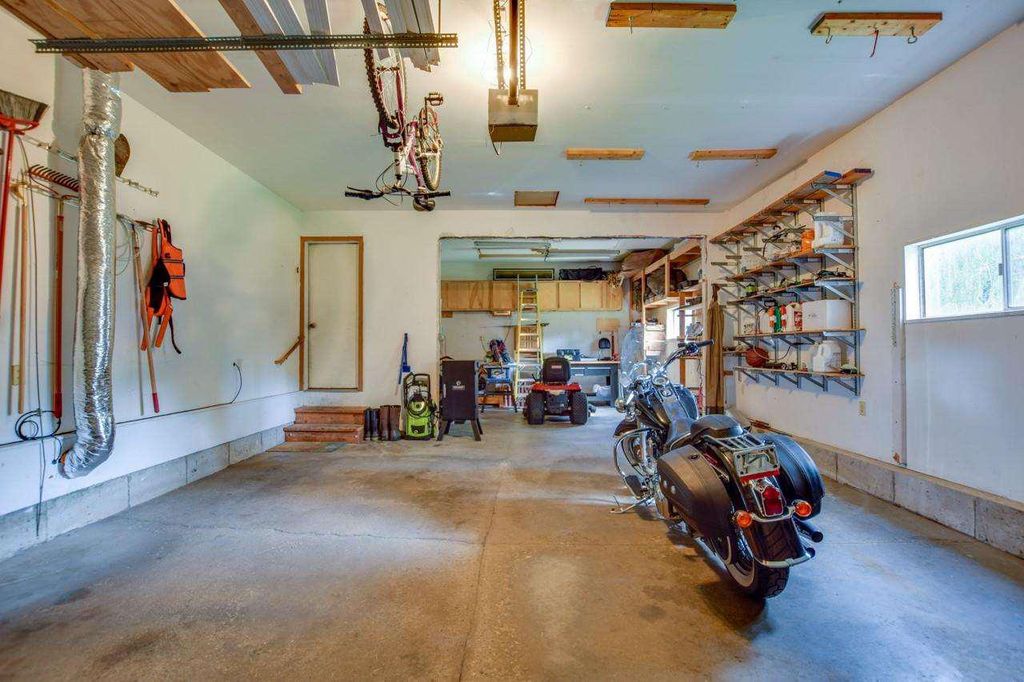 Extra 12x16 Workshop Space in Garage