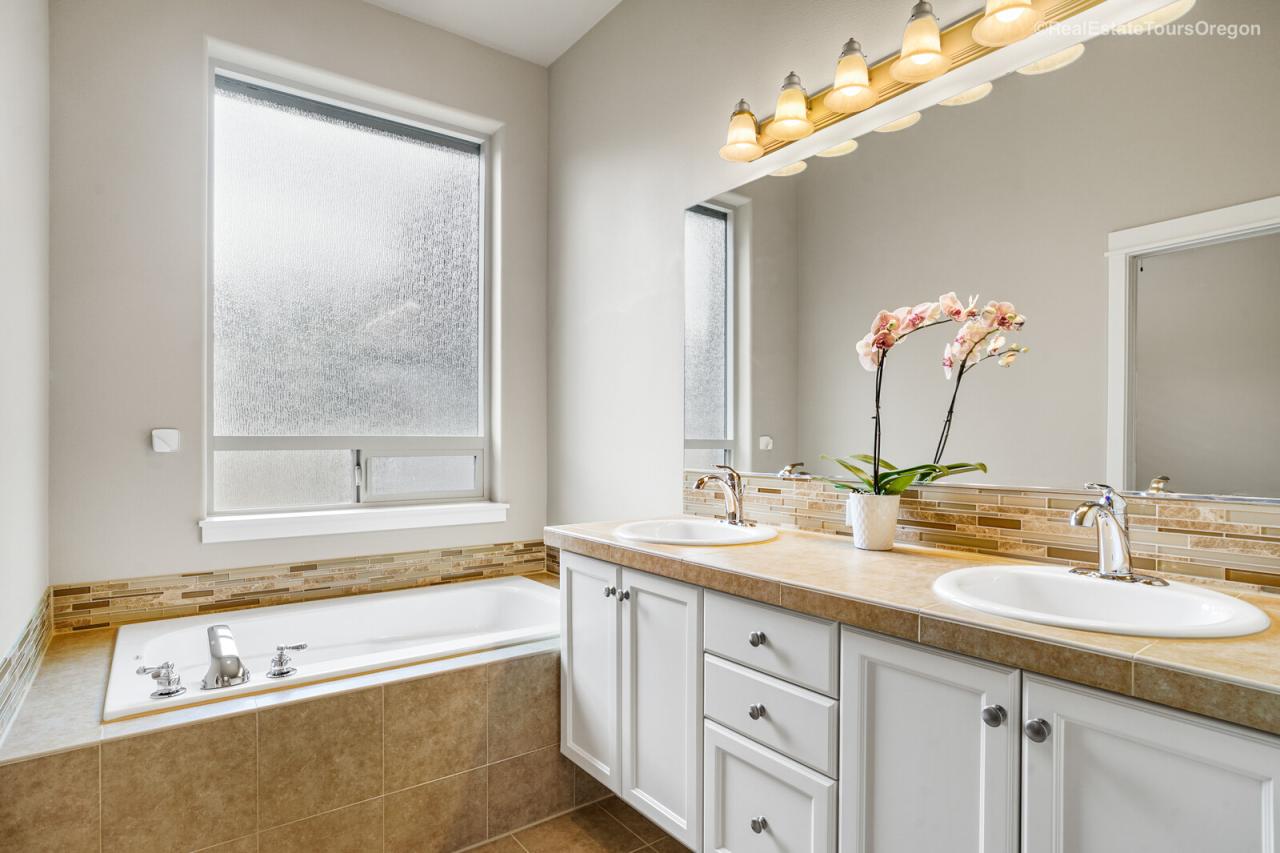 Primary Suite Bathroom<br/>Double Sinks