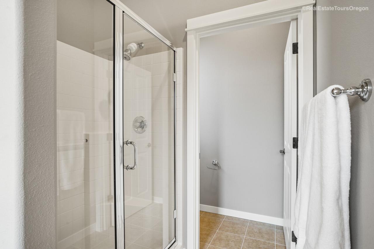 Primary Suite Bathroom<br/>