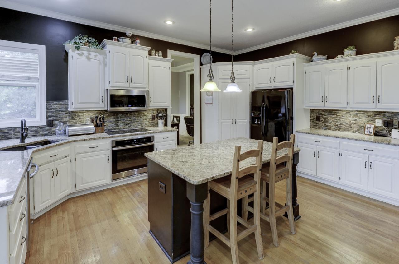 13428 W 138th, Overland Park, Kansas 66221 presented by Dowell Family Team of Berkshire