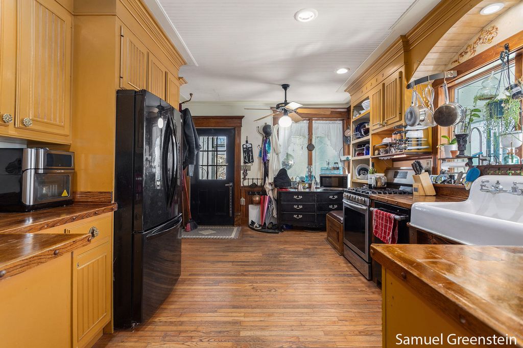 Listing image
