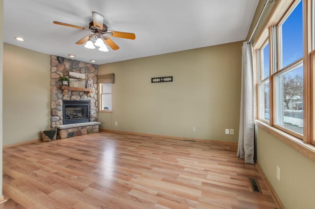Cozy Stone Fireplace - Gas