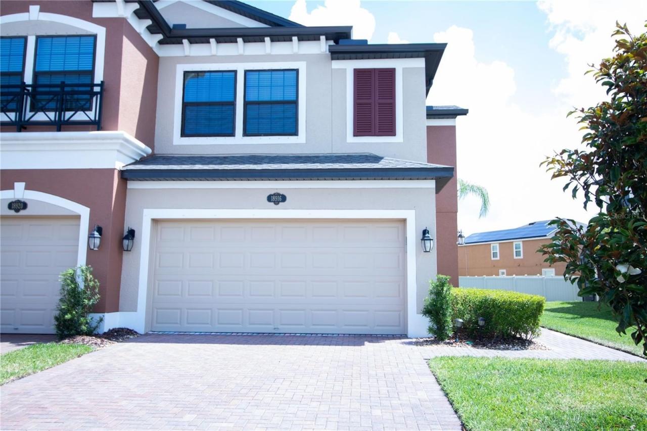 FOR LEASE in LUTZ, FL by Margarita Solis