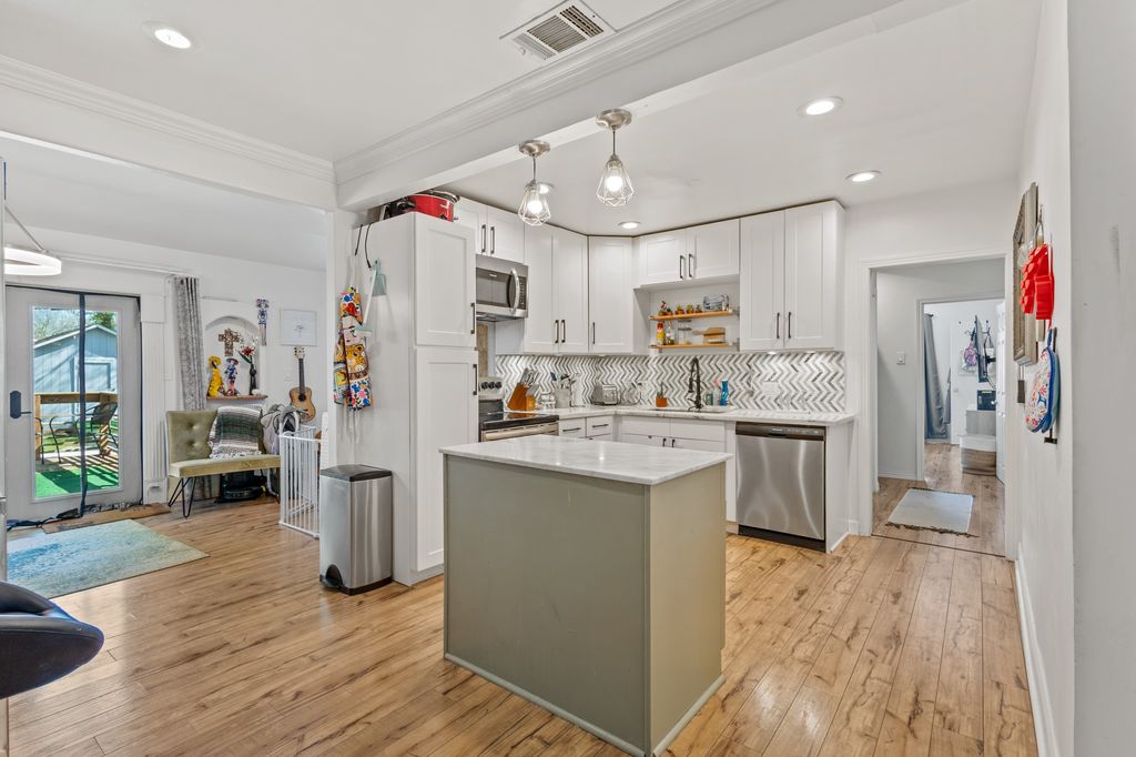 Listing image