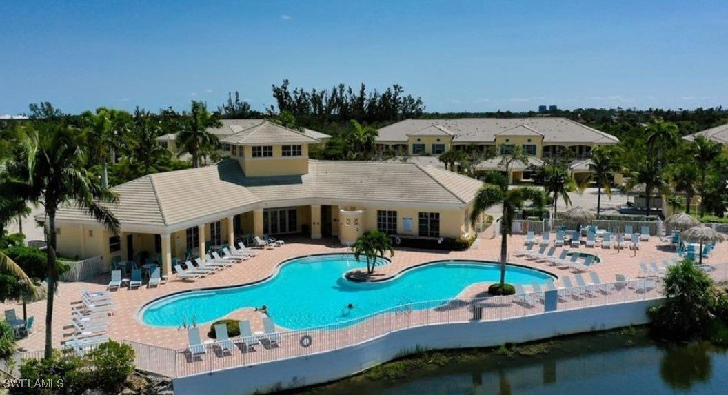 PRICE REDUCTION!  Discover Luxury and Charm in Lucaya!  Resort Style Amenities Near Restaurants, Beaches and Shopping!  