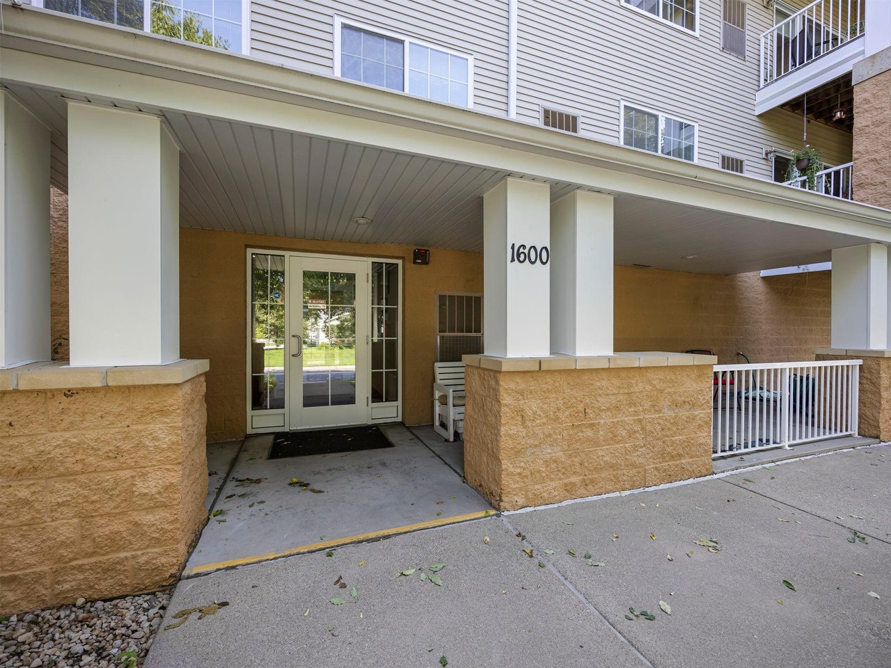 Listing image