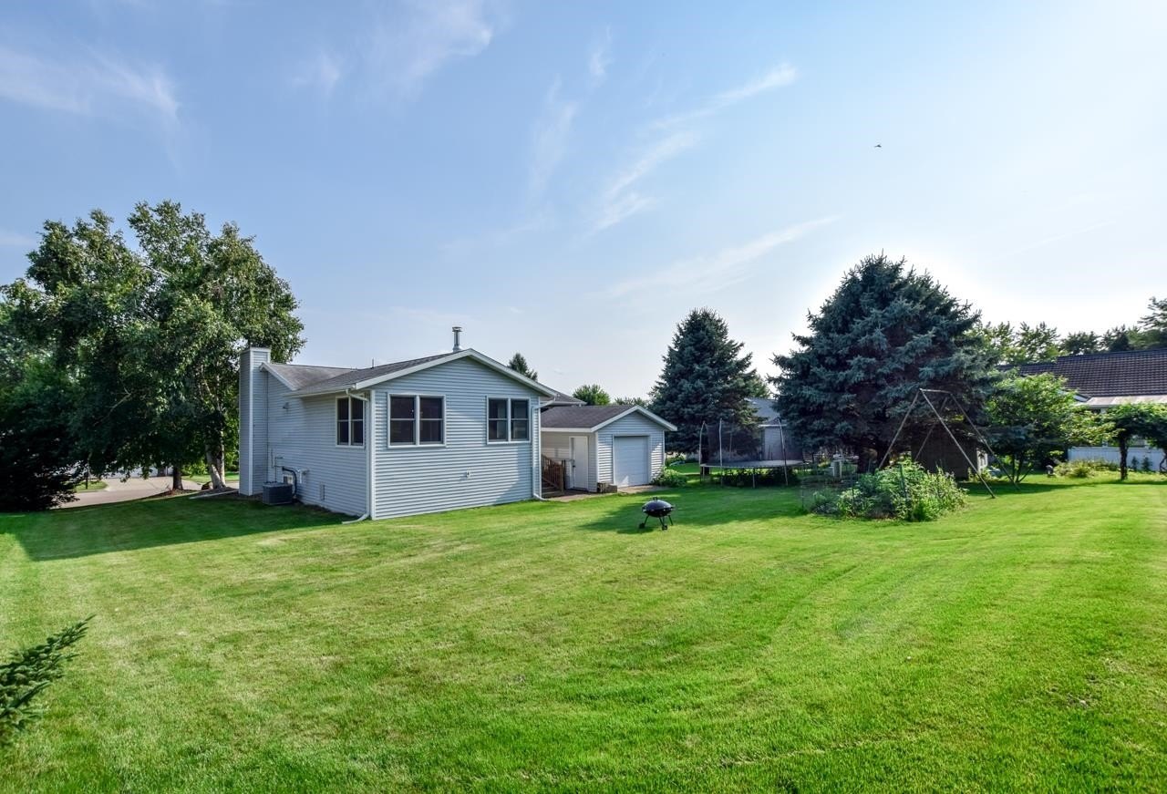 Large Yard + Back Shed<br/>