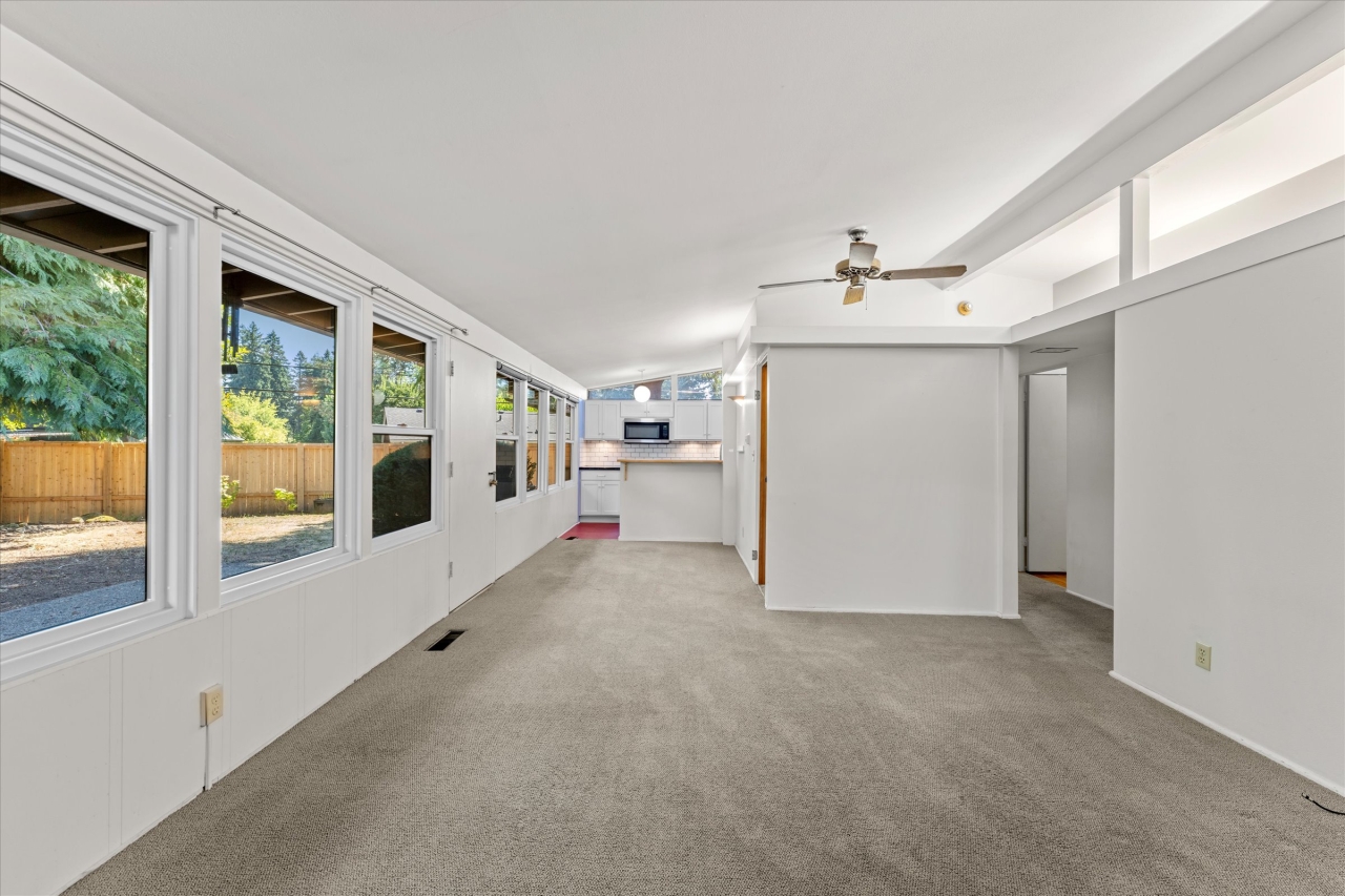 Living Room/Dining Room