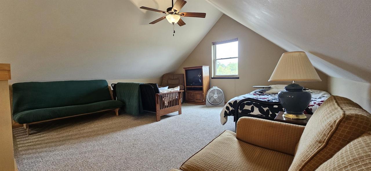 Upstairs Loft<br/>