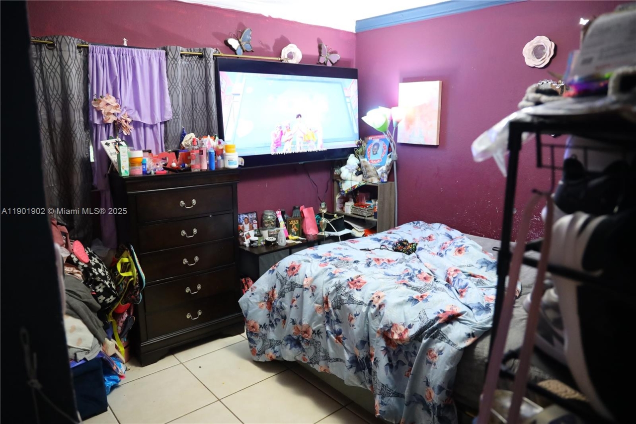 A11901902-11735-NW-22-CT-5-Bedroom