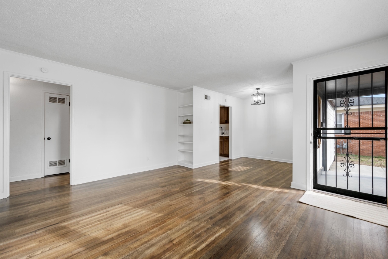 Living Room/Dining Room