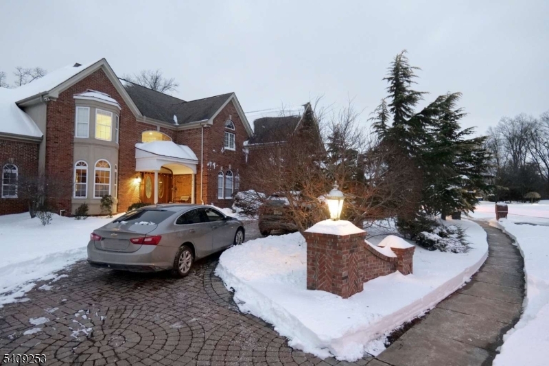 11 Valley Wood Dr Franklin NJ