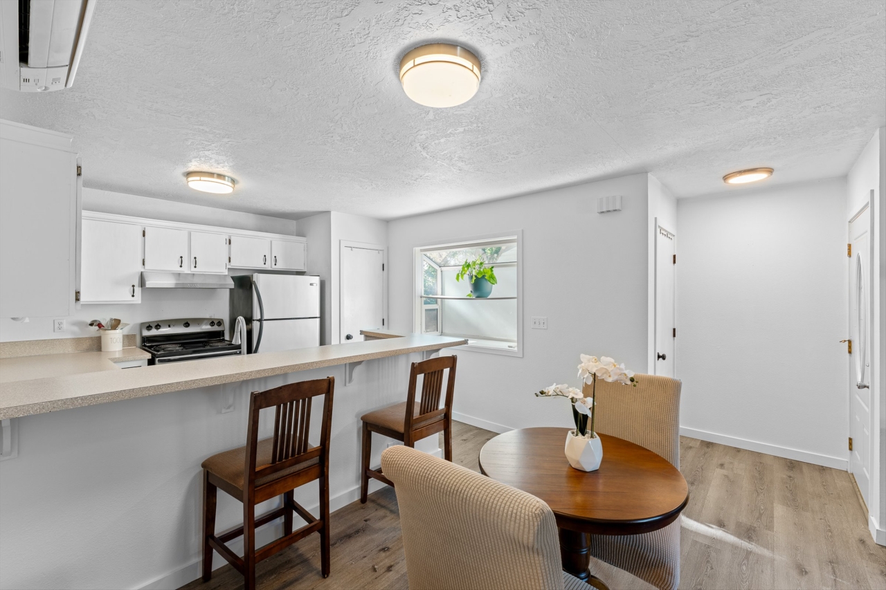 Dining Area/Kitchen