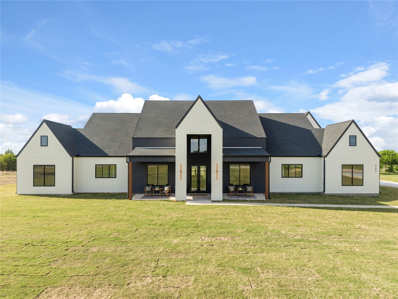 Gallery image of 509 Purple Salvia Cv highlighting another interior or exterior view of the property