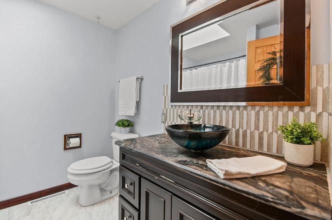 Main Full Bath