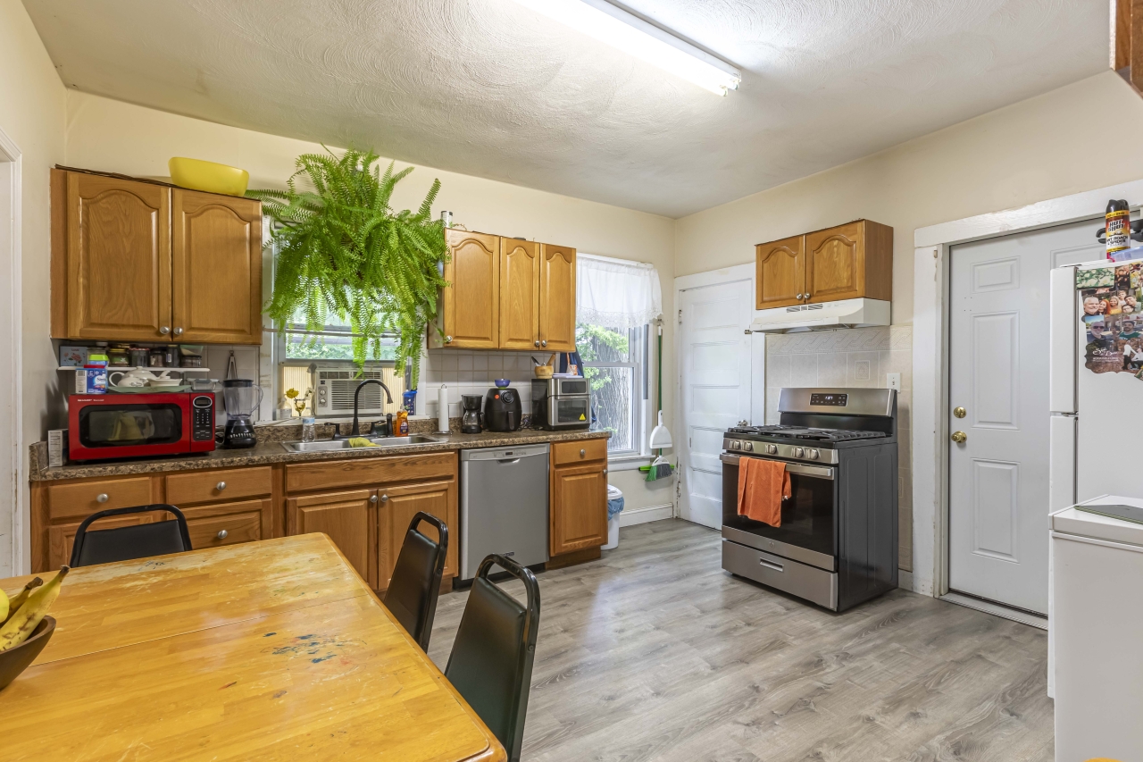 1st Kitchen
