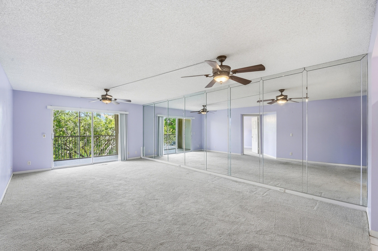 Living / Dining Area