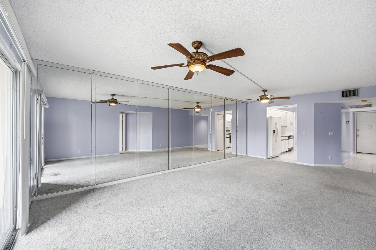 Living / Dining Area