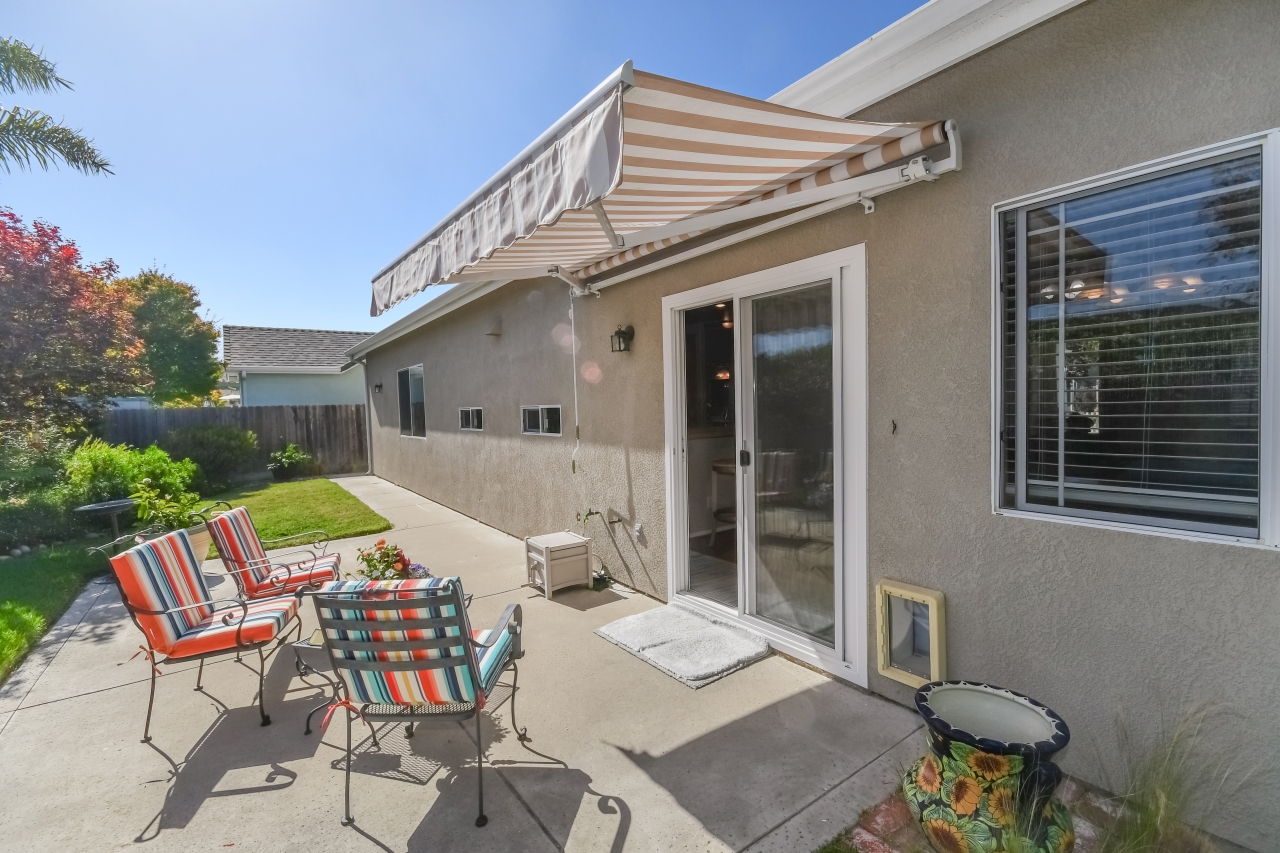 Rear Patio with Retractable Awning