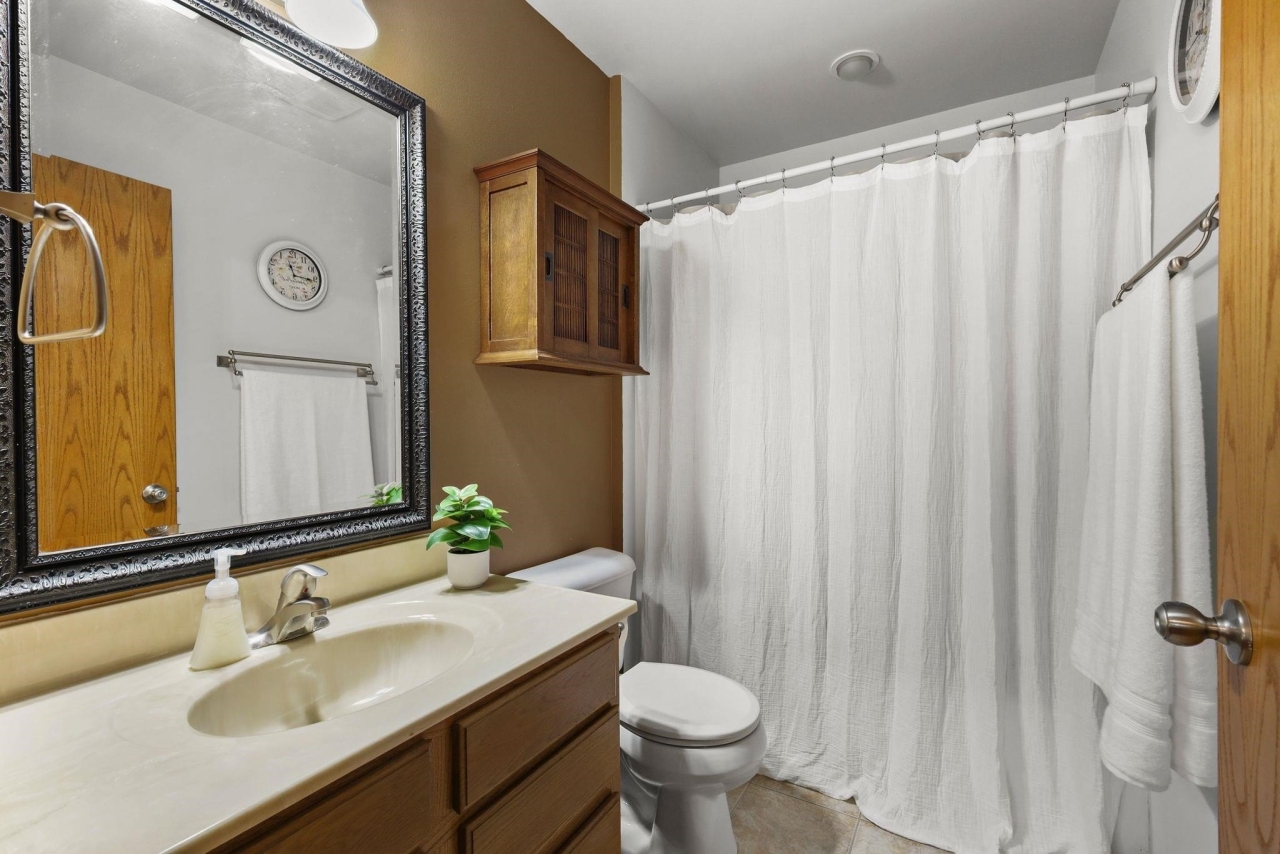 Owner's Suite Full Bath<br/>