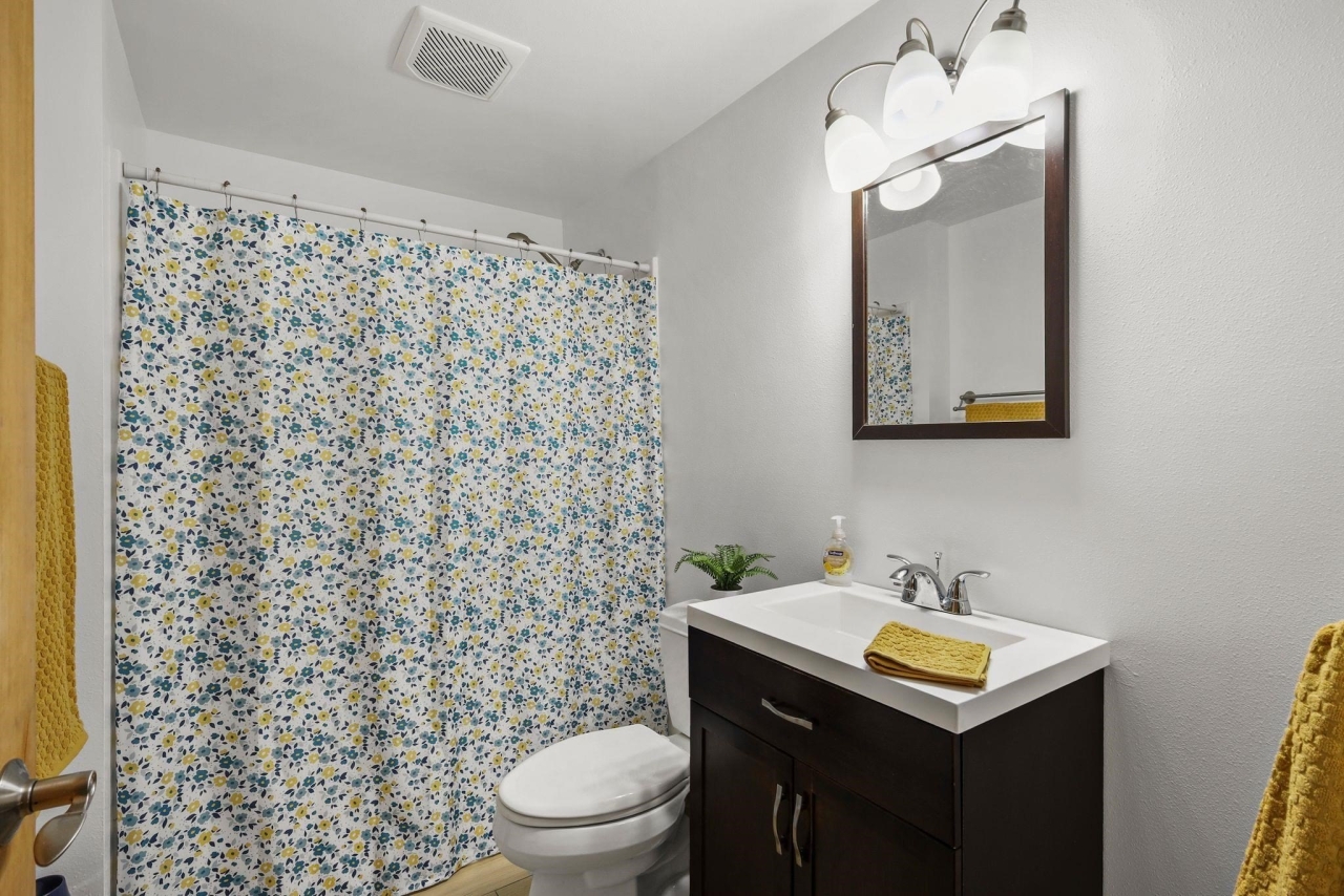Lower Level Full Bath<br/>