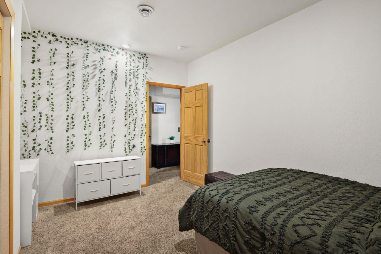No Egress Window - Not Legal Bedroom<br/>