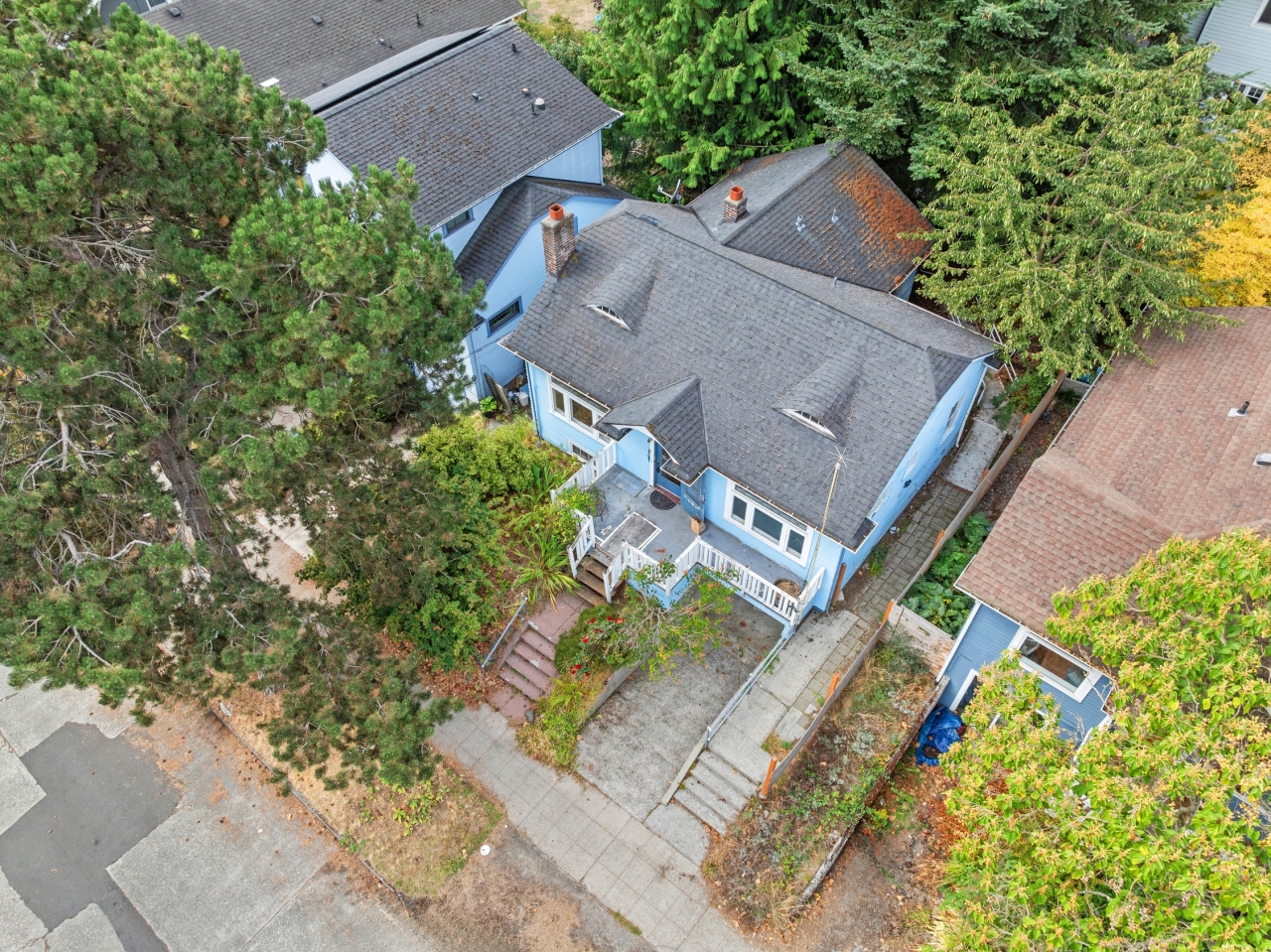 Lot Size 3000 sqft