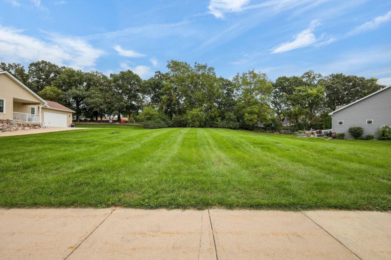 Gently Sloping Lot