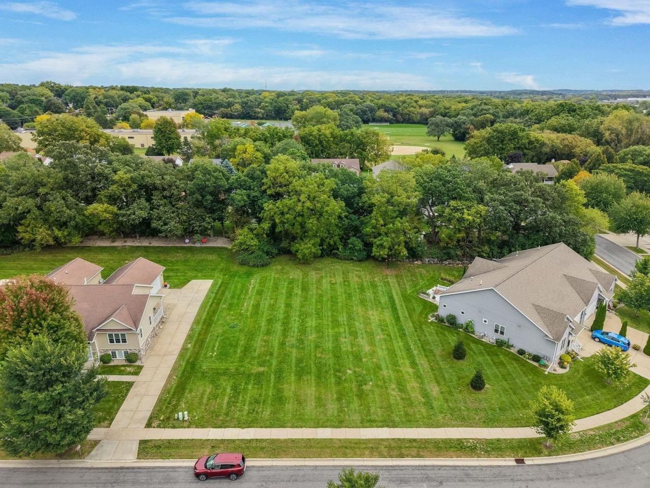1909 has private driveway!<br/>