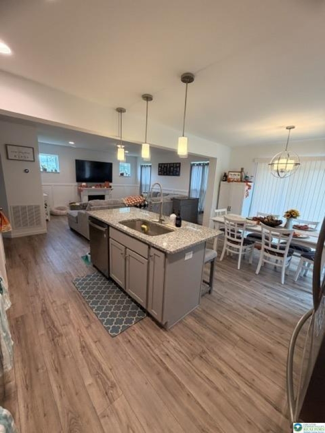 Listing image