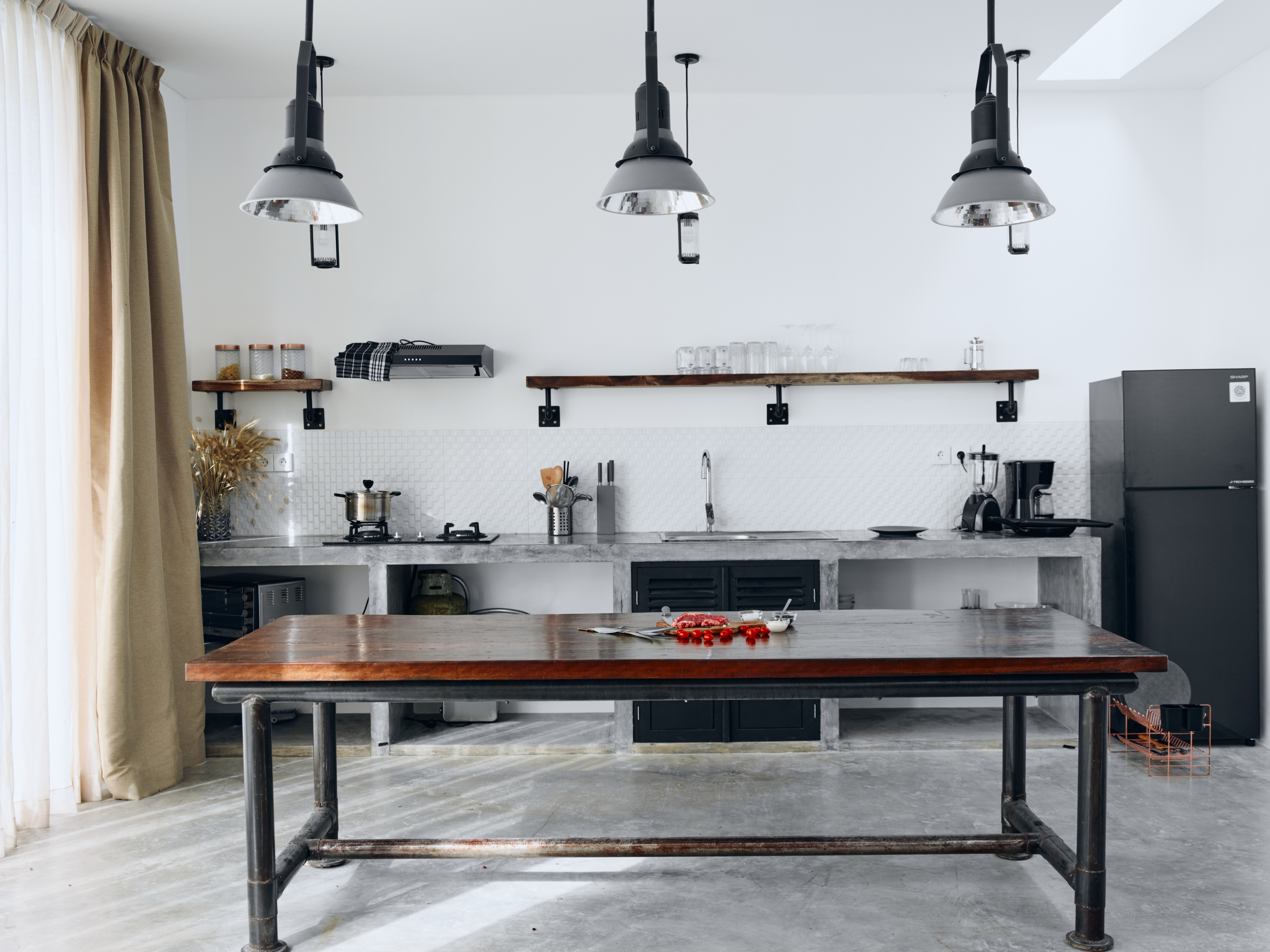 28 Striking Industrial Kitchen Design Ideas