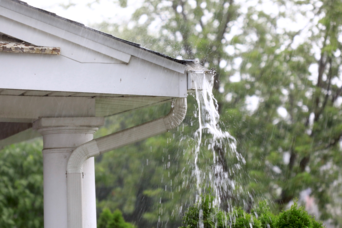 How to Fix Leaking Gutters