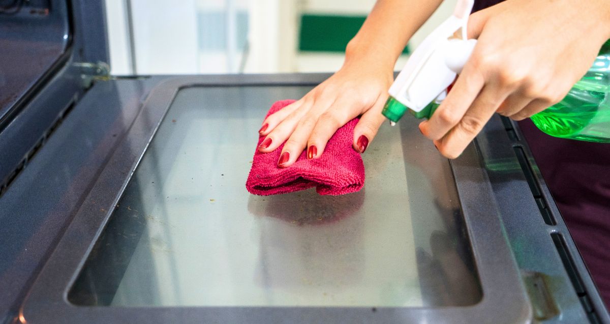 Use this simple ingredient to tackle oven rust