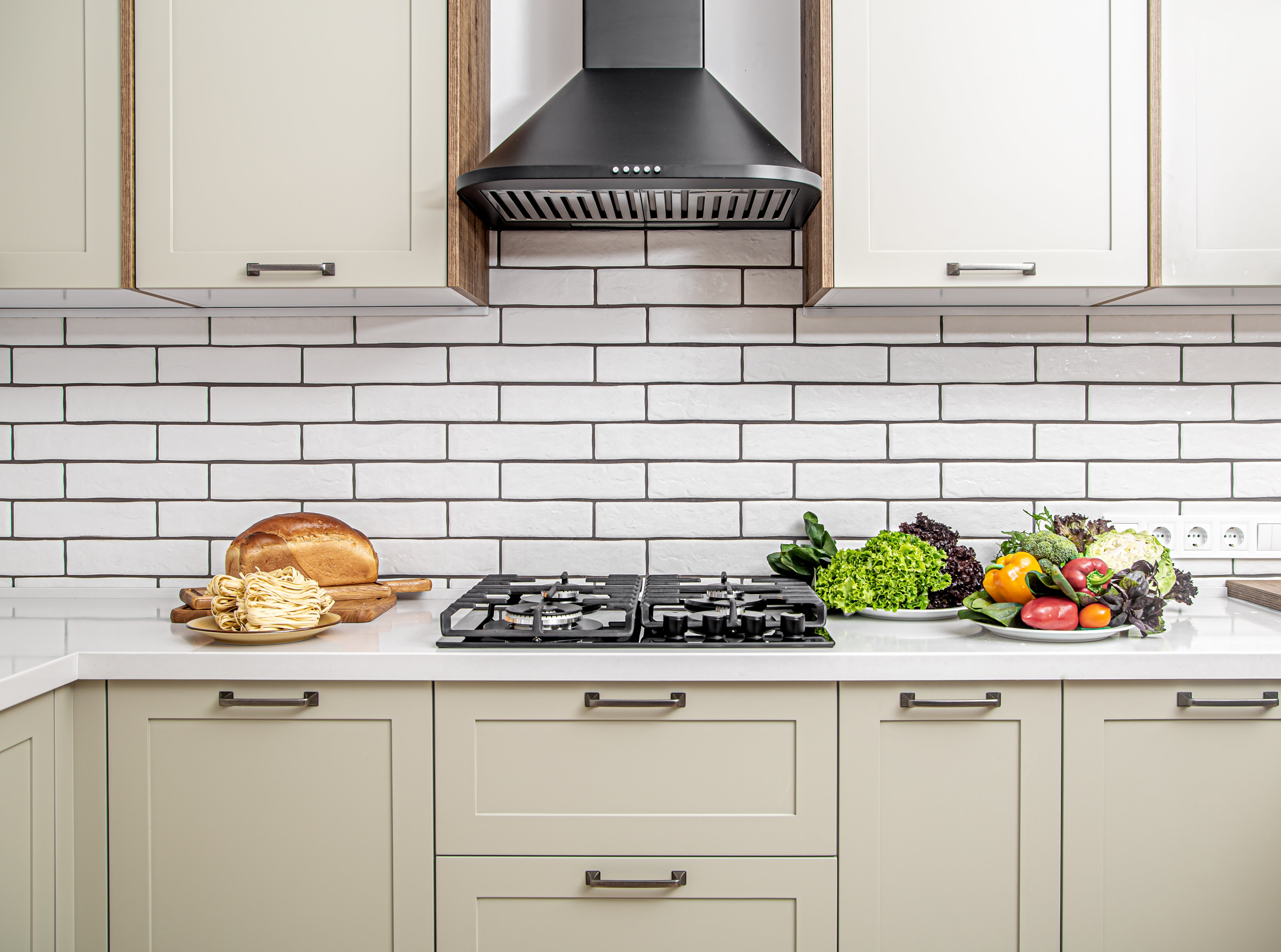 23 Design-Forward Range Hood Ideas for Your Kitchen