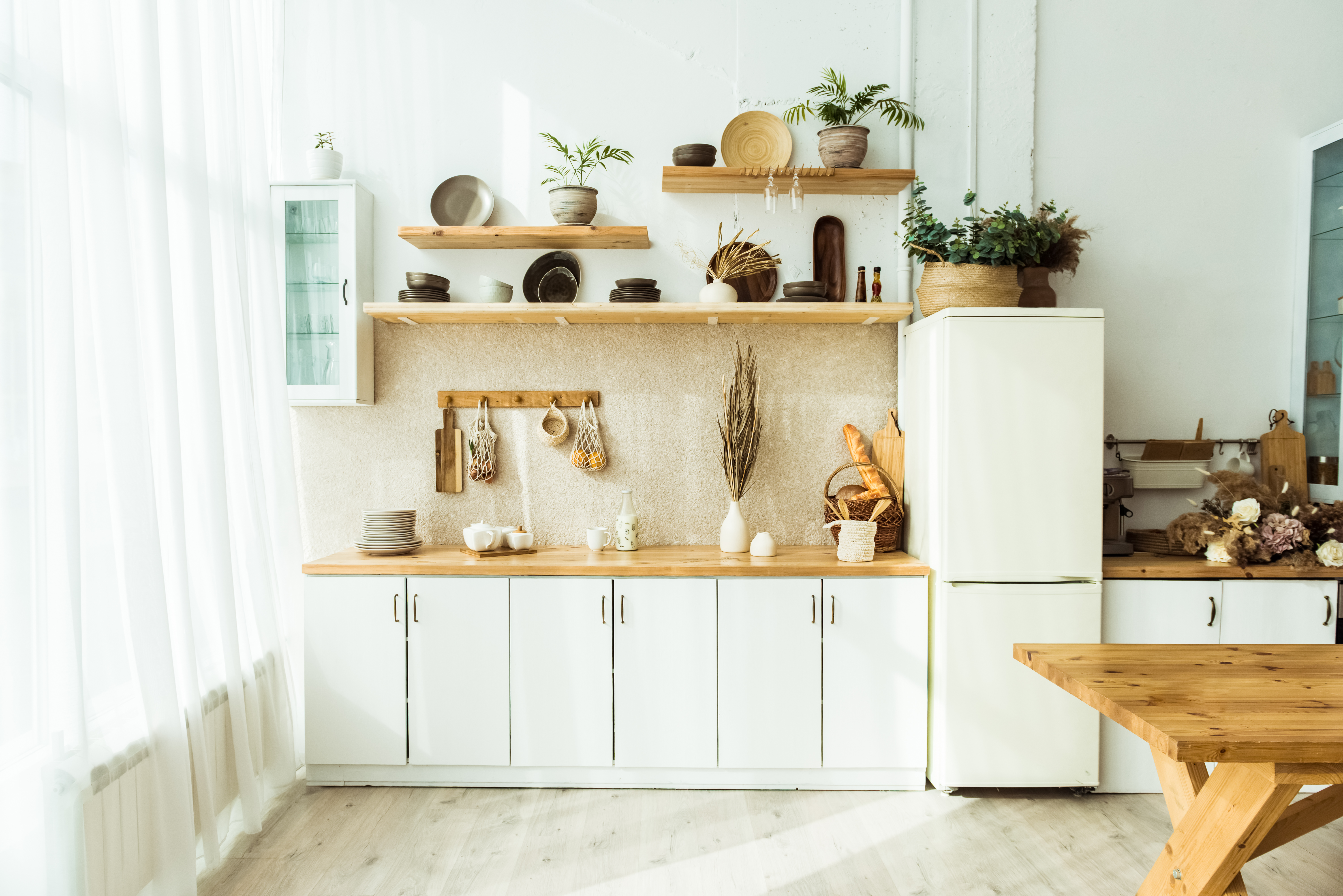14 Times Open Shelving Looked Oh-So-Soothing (And How To Bring Order To Your Own Home)