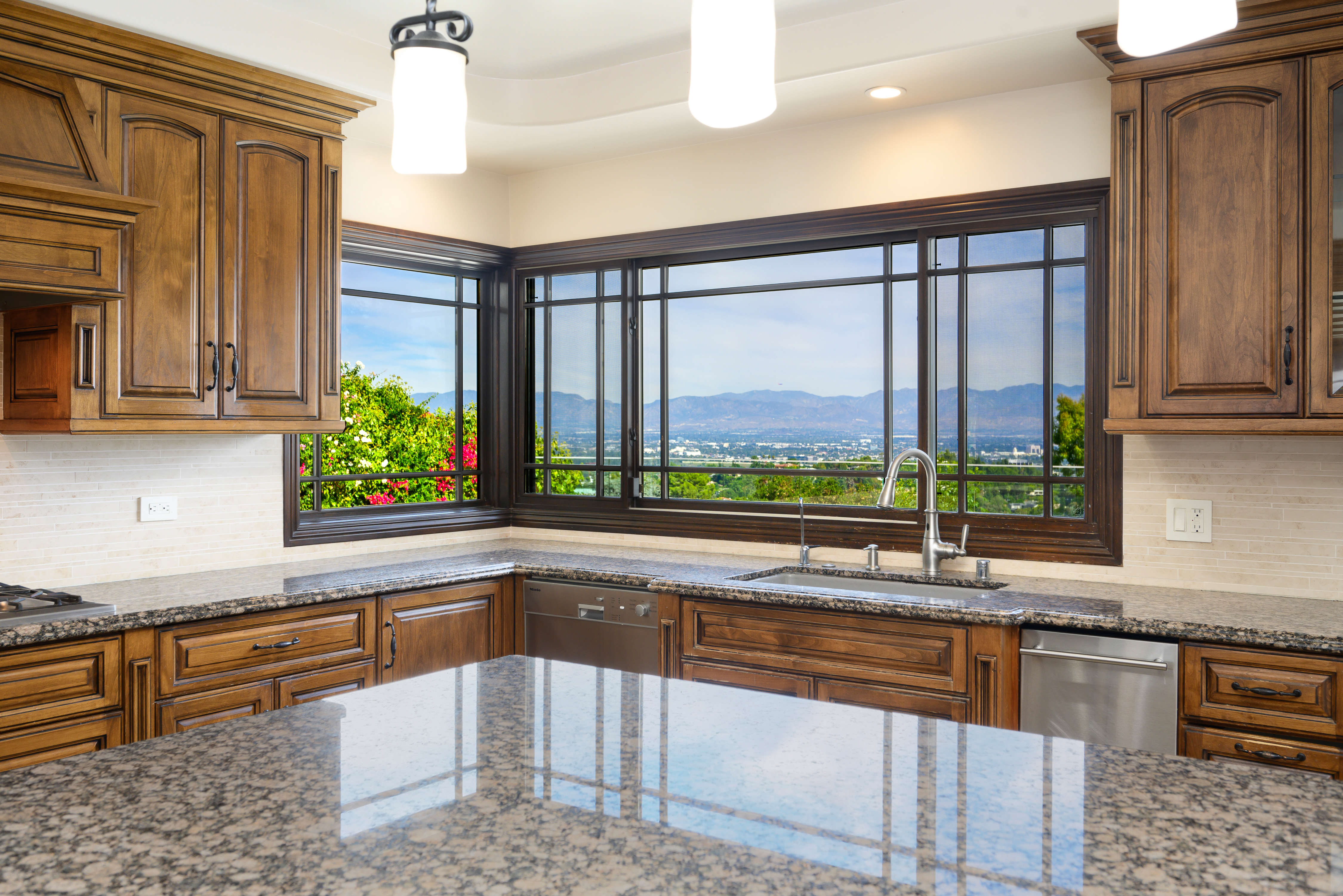 Kitchen Window Ideas to Enhance Natural Light and Style