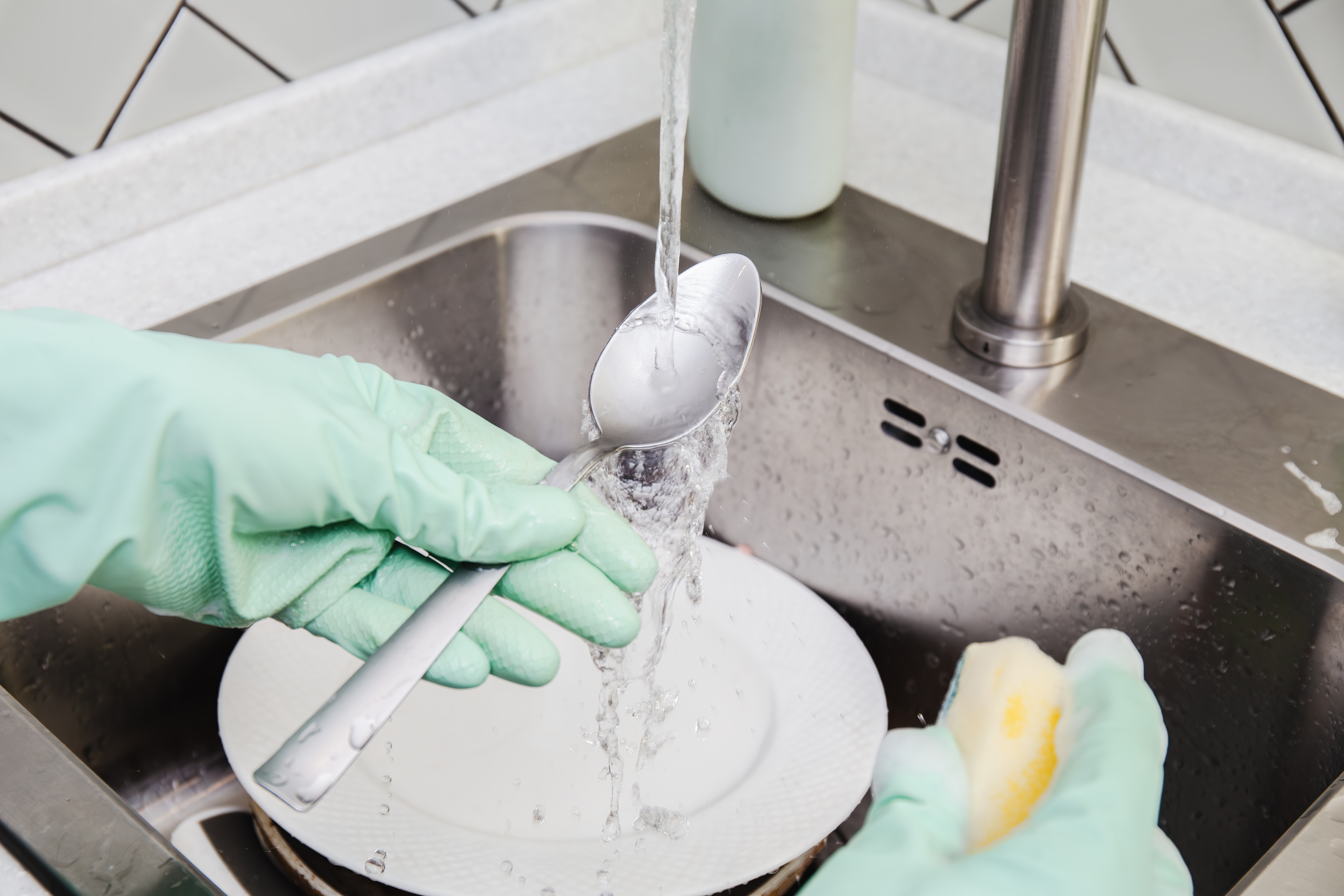 12 Smart Dishwashing Hacks No One Ever Taught You