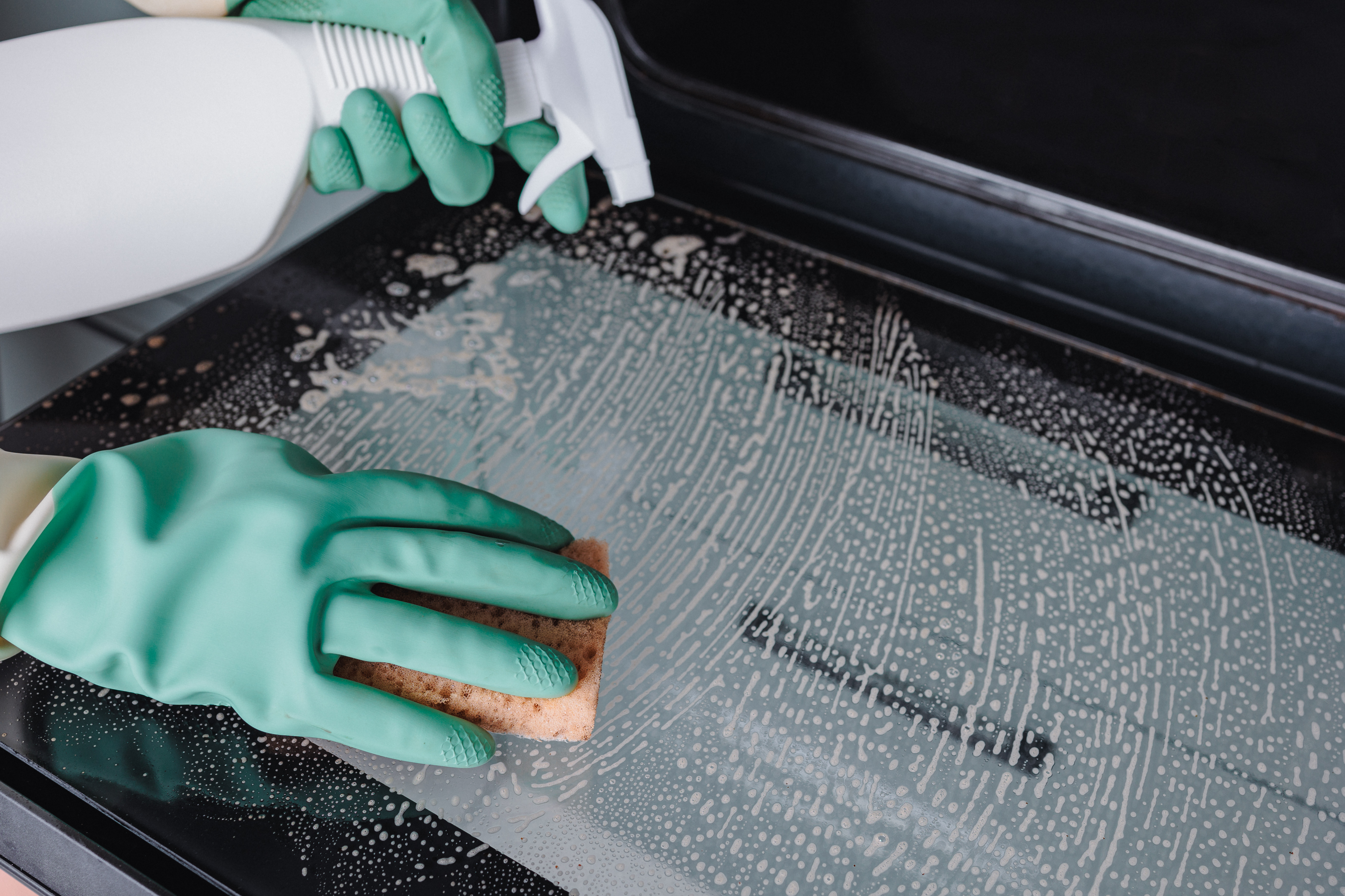 How to Clean Oven Door Glass 