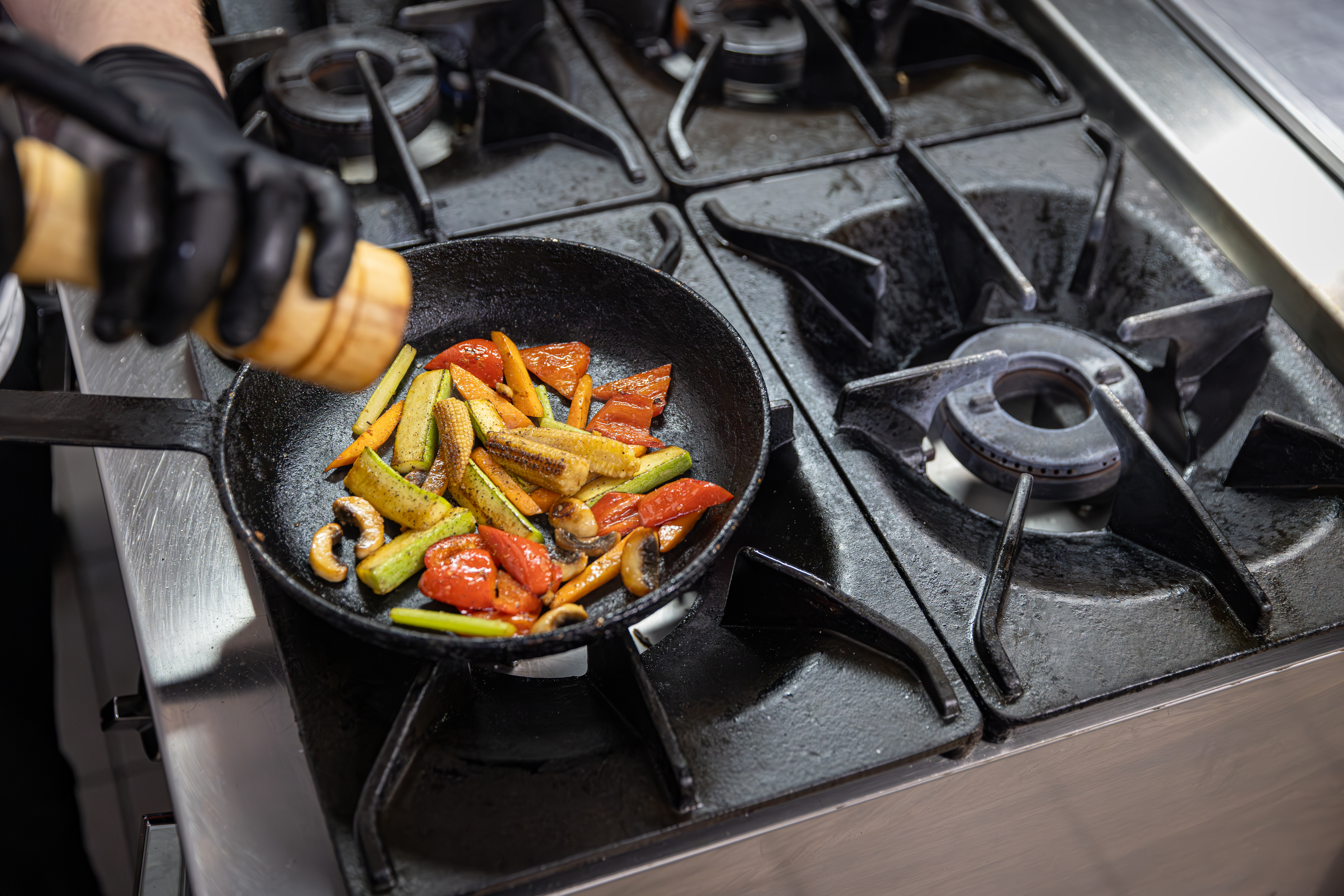 The Best Type of Cooktop for Cast Iron Pans